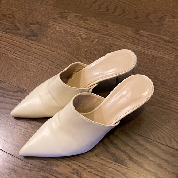 SHOE CLEAROUT ($25 Each or Bundle $90) - Picture 8 of 10